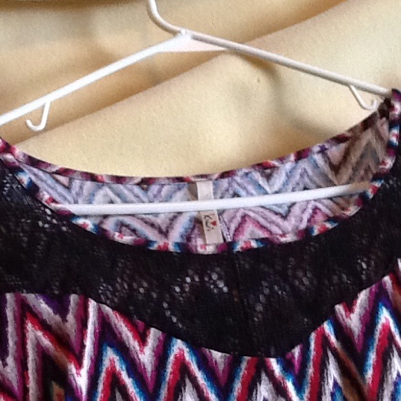 Kiwi Medium flowing top - Picture 3 of 3