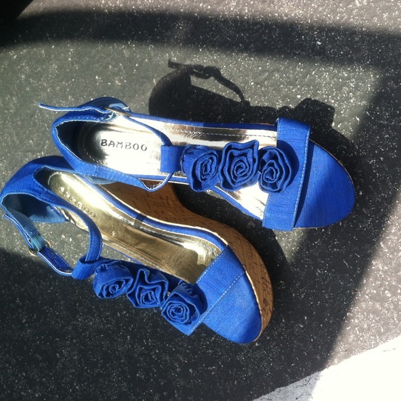 💢💢SOLD💢💢Royal blue summer wedge