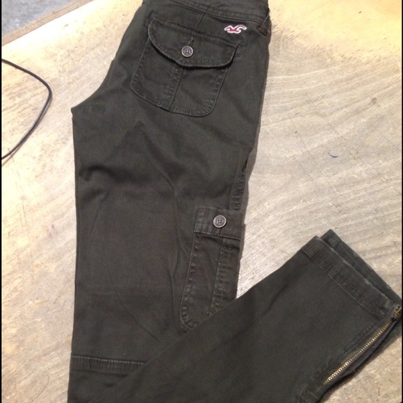 **SOLD**Hollister jeans