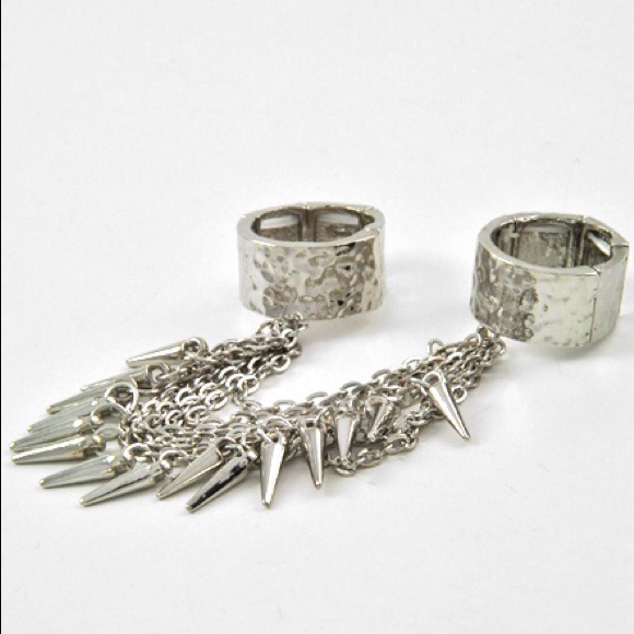 Double Finger Spike Chain Ring