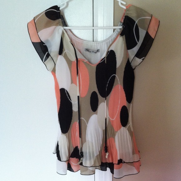 Ruffled polka dot blouse - Picture 2 of 2