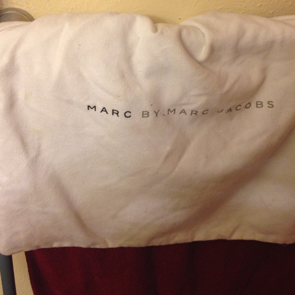 💥SOLD💥Marc by Marc Jacobs purple bag - Picture 2 of 4