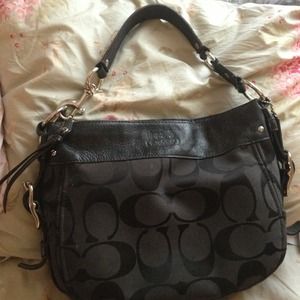 COACH Signature Zoe in Black F12657