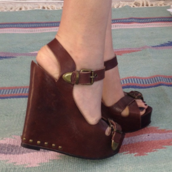Dolce Vita Leather Open-Toe Wedges - Picture 4 of 4