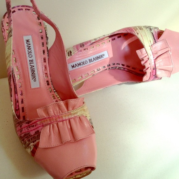 💰💰SOLD💰💰Authentic Manolo Bhlanik