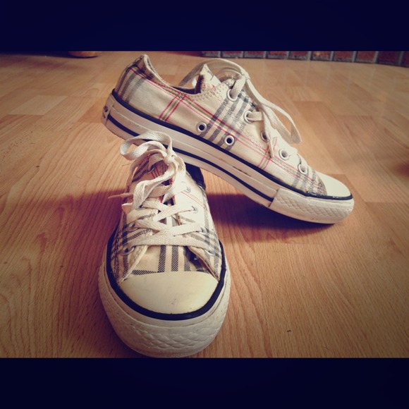 Plaid Lo Top Converse Women's 6 Men's 4
