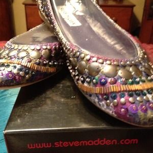 REDUCED !  Steve Madden flats. New. Never worn.