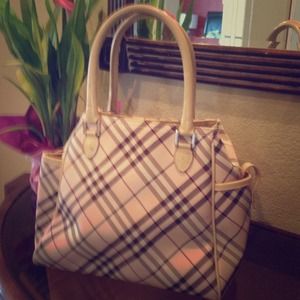 🔹RUDUCED🔹💯Authentic Burberry purse $60