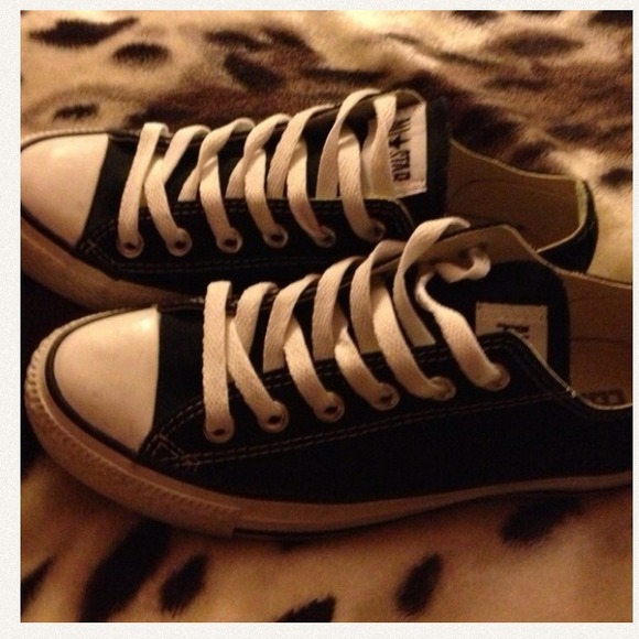 Converse SOLD - Picture 4 of 4