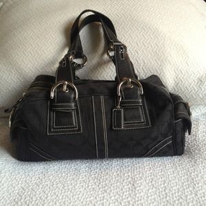 Coach purse!  Classic style in amazing condition!