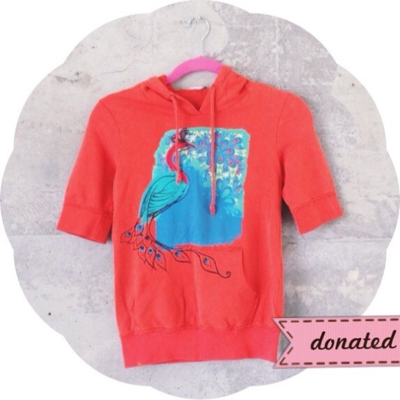 Sweaters - • d o n a t e d •