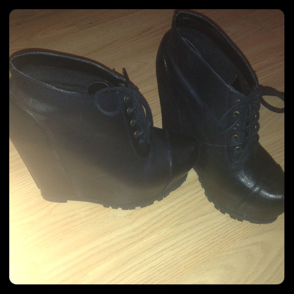 Black wedge  3.5 inch heel