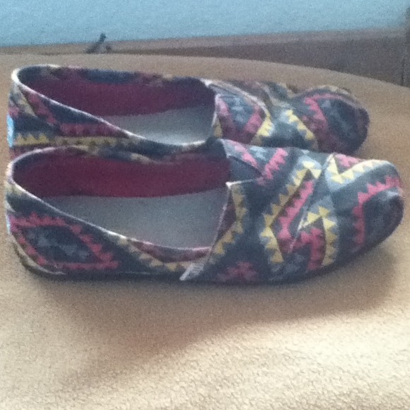 Toms