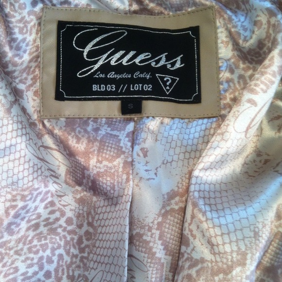 SOLD!!!  BRAND NEW GUESS "VEGAN"CROPPED JACKET!!! - Picture 3 of 3