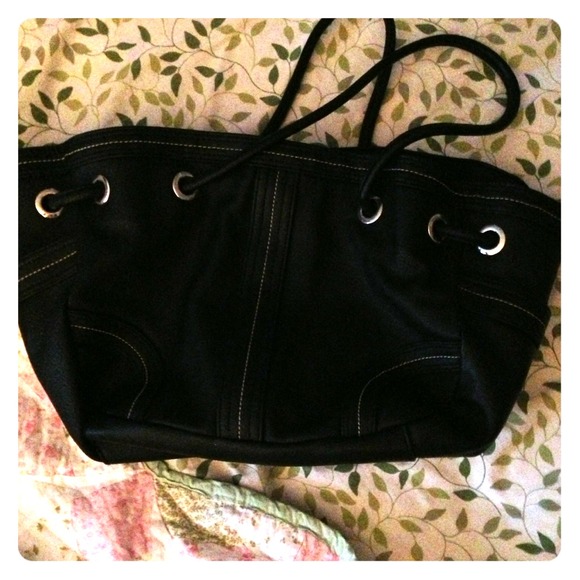 Black leather sag Harbor purse , cute ! 👜