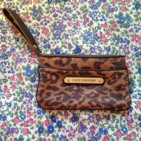 Juicy wristlet
