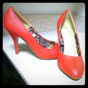 Red H&M pumps size 9❌TRADED❌