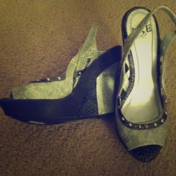 Cute BKE wedges !