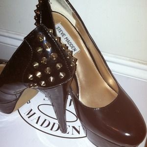 Zandy black leather 8 1/2 Steve Madden pumps