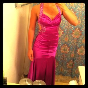 Fuchsia prom dress!