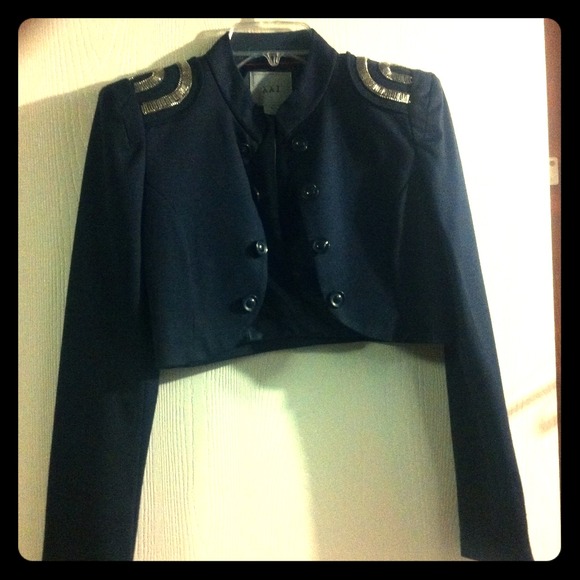Navy blue cropped full sleeve blazer by XXI