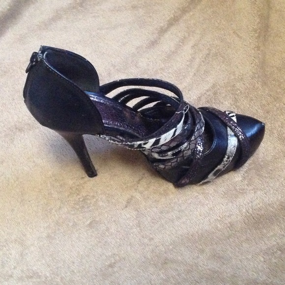 Heels - Picture 2 of 4