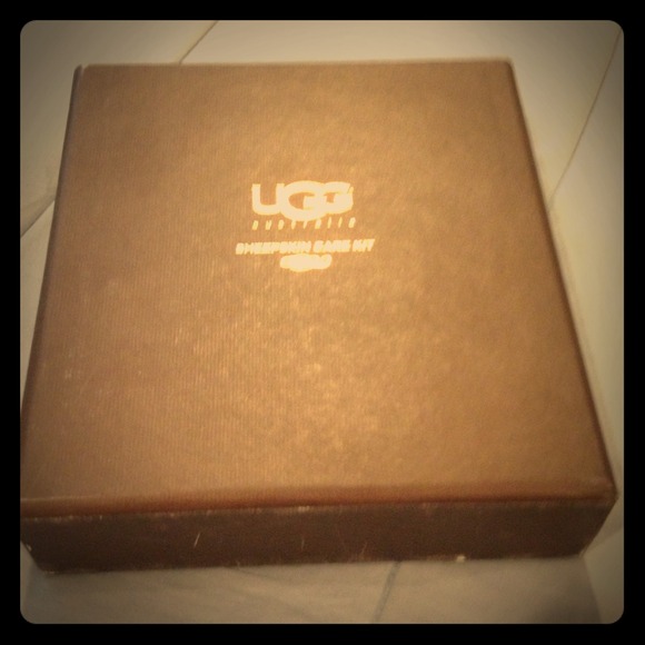 NWT Ugg cleaner kit