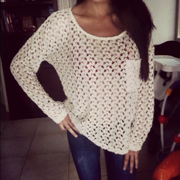 white tanish long sleeve 💋