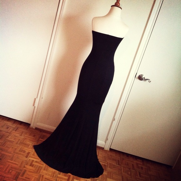 ** SOLD ** Strapless B&W Sun Ray Column Dress - Picture 4 of 4