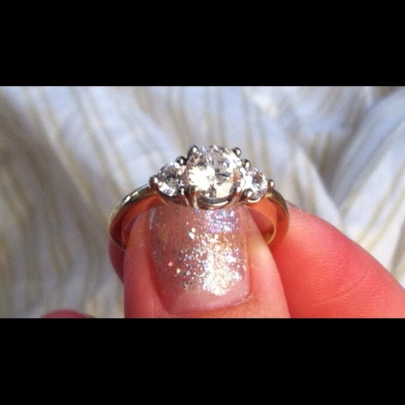 14k gold high quality simulated diamond ring