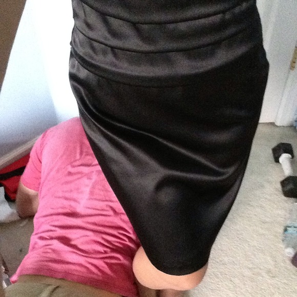 NWOT Beautiful Knee Length Dress - Picture 2 of 4