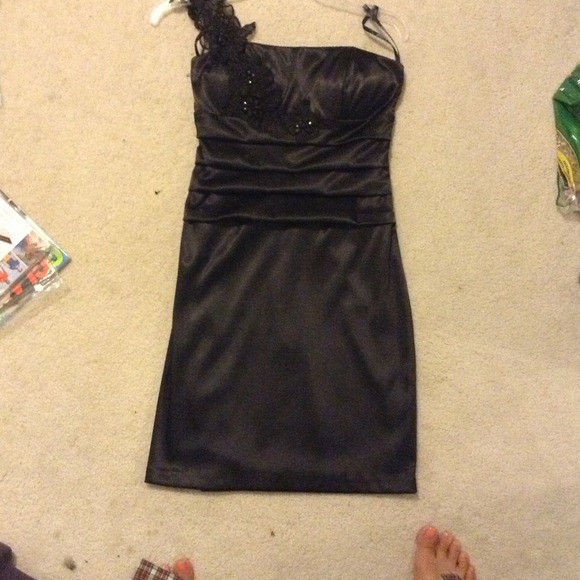 NWOT Beautiful Knee Length Dress - Picture 3 of 4
