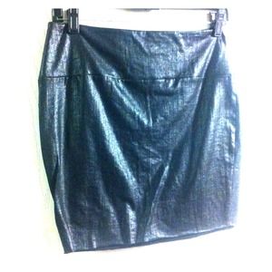 Shiny black miniskirt