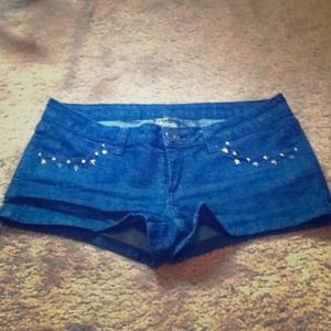 Jean shorts with studded pockets