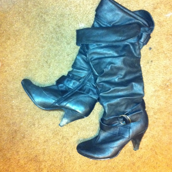 Black boots with slight heel!