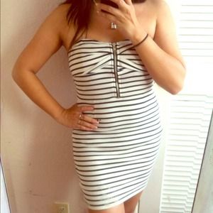 ✖Hold✖ for xahshalee -Stripe strapless dress
