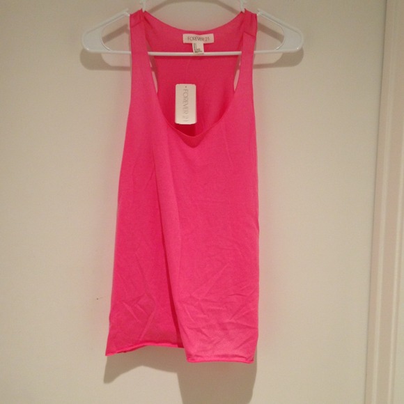 ⭐Sold in Bundle⭐ NWT- Pink Racerback Relaxed Tank