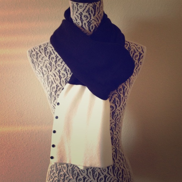 Black and white colorblock scarf
