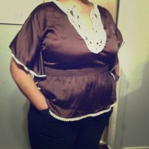 ❌SOLD❌Very pretty shirt