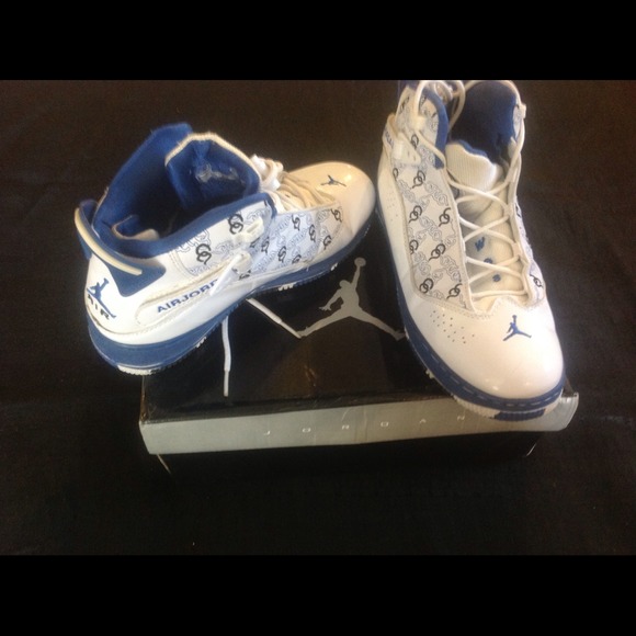 Air Jordan 6 Retro - Picture 2 of 4