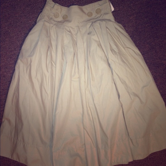 H&M Dresses & Skirts - H&m khaki pleated skirt