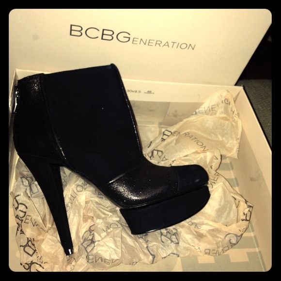 BCBG ankle boots