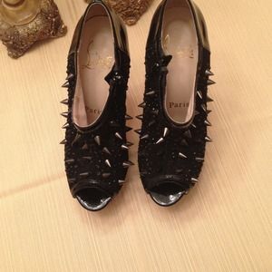 *** Make me an offer******Black inspired shoes