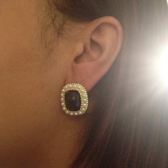 Earrings - Picture 3 of 3