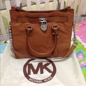 🎀🎀Reduced Michael Kors Hamilton handbag