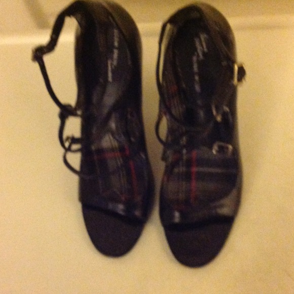 Vivienne Westwood for Nine West will negotiate