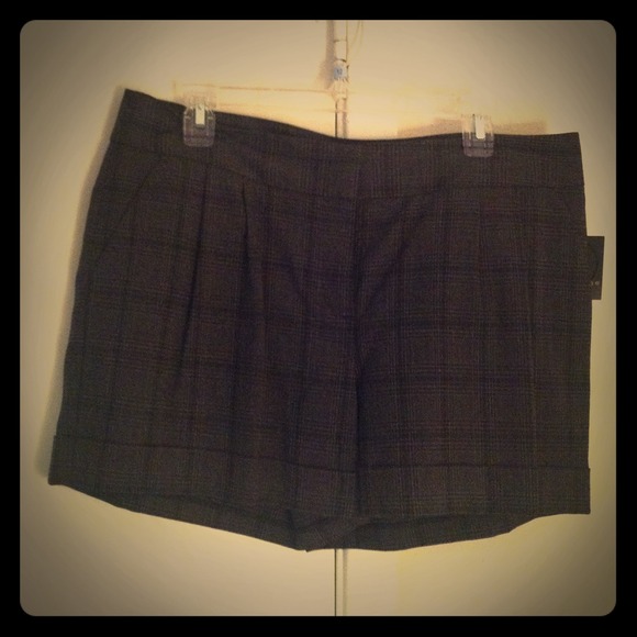 Short and cardi Plaid shorts