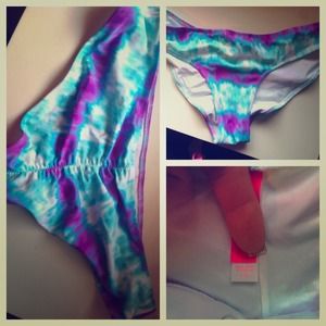 Victoria Secret cheeky bikini bottoms! Brand new:)