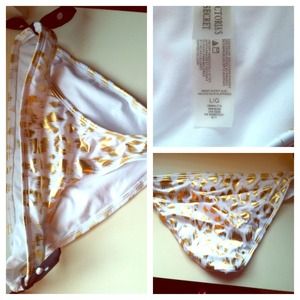 Victoria Secret bikini bottoms! Never been worn :)