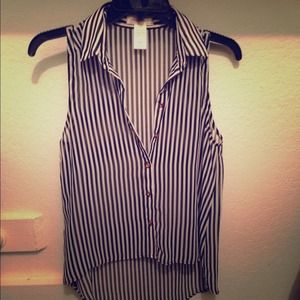 Black and white stripe top